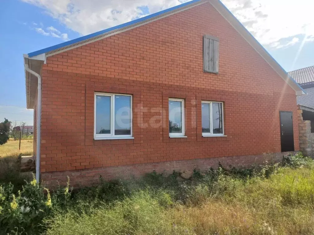 Дом в Калмыкия, Элиста ул. Серебджапа Тюменя, 72 (140 м) - Фото 1