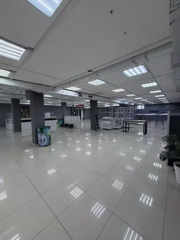 Торговая площадь в Краснодарский край, Усть-Лабинск Красная ул., 202А ... - Фото 2