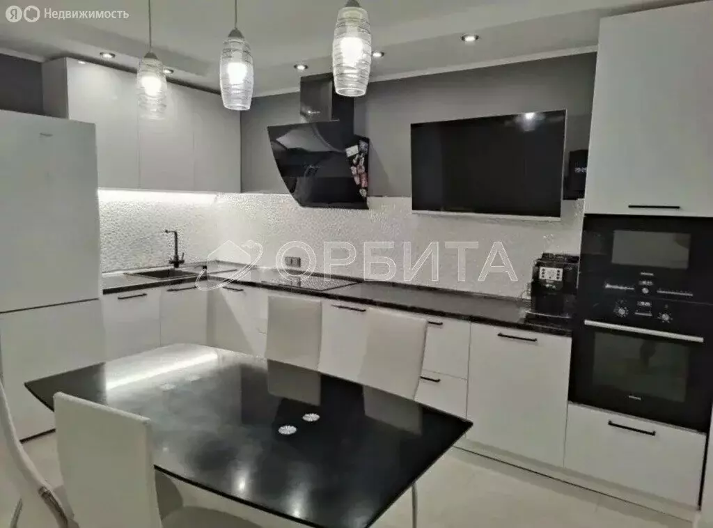 3-комнатная квартира: Тюмень, улица Николая Семёнова, 29к3 (90.2 м) - Фото 1