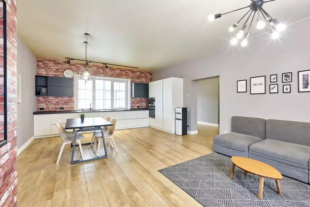 Коттедж в Пермский край, Пермь ул. 4-я Новгородская, 106 (265 м) - Фото 1