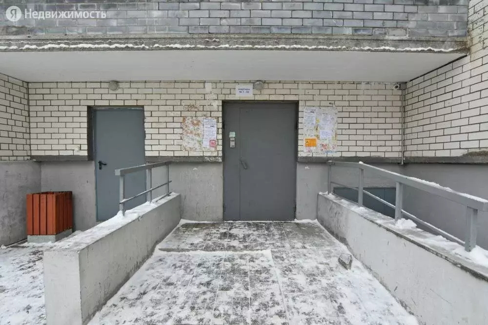 1-комнатная квартира: Киров, Ленинский район, улица Доверия, 3 (38 м) - Фото 0