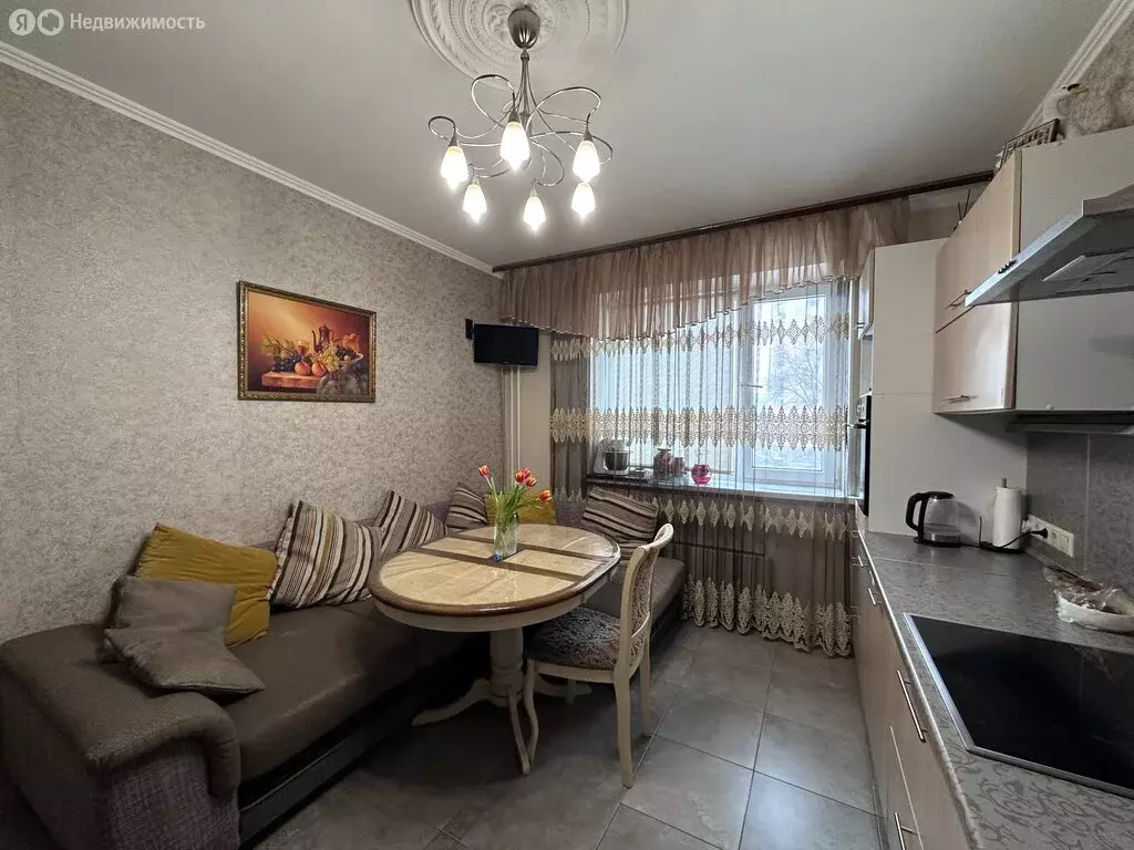 2-комнатная квартира: посёлок городского типа Свердловский, улица ... - Фото 1