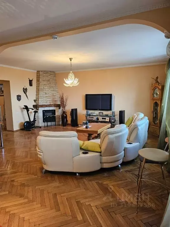 4-к кв. Татарстан, Казань ул. Космонавтов, 41 (127.0 м) - Фото 0