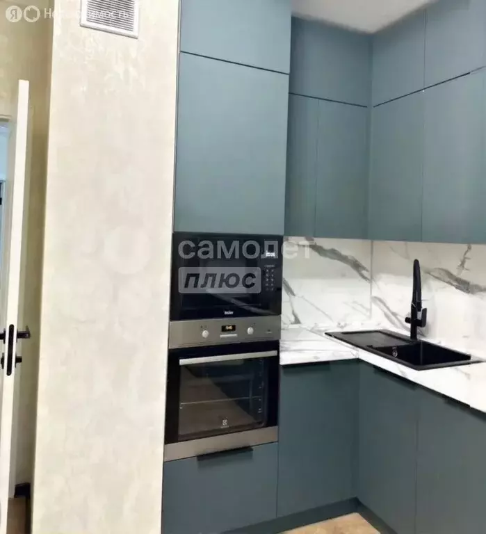 2-комнатная квартира: Красногорск, улица Игоря Мерлушкина, 12 (65.6 м) - Фото 1