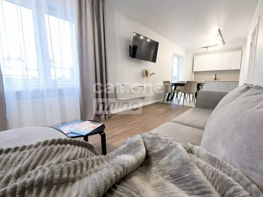 3-к кв. Ленинградская область, Гатчина Пушкинское ш., 13к3 (73.3 м) - Фото 1