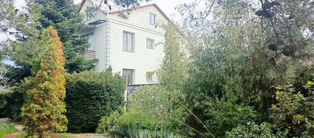 Дом в Севастополь ул. Привольная (360 м) - Фото 1