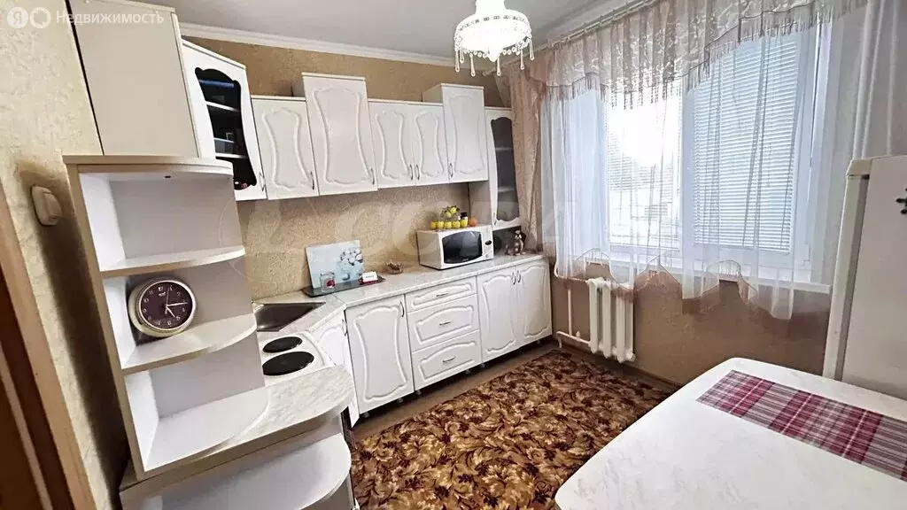 2-комнатная квартира: Тобольск, 10-й микрорайон, 10 (51 м) - Фото 1