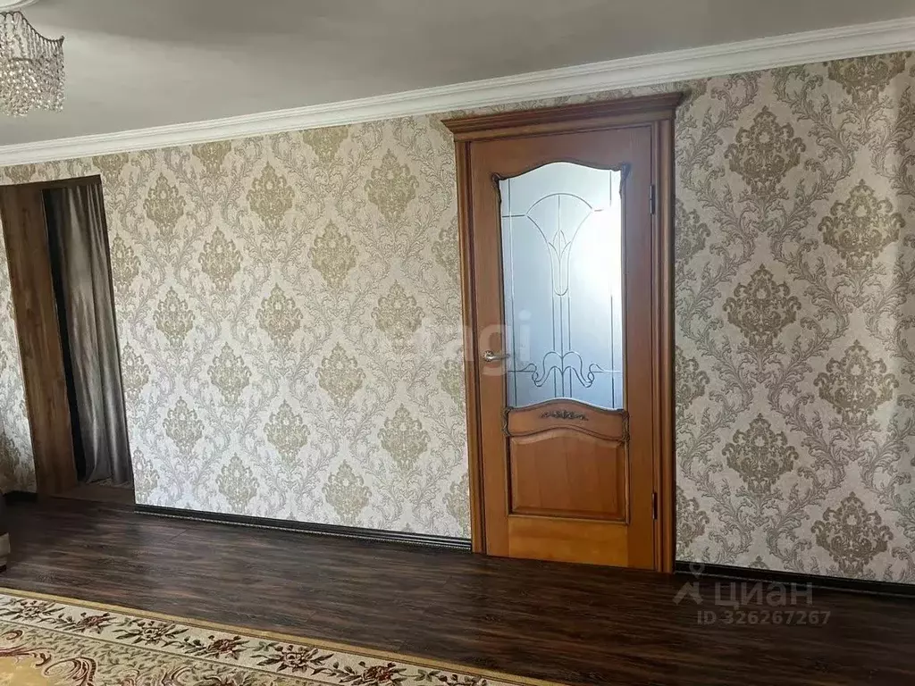 Дом в Ростовская область, Багаевский район, Ажиновское с/пос, Сараи ... - Фото 1