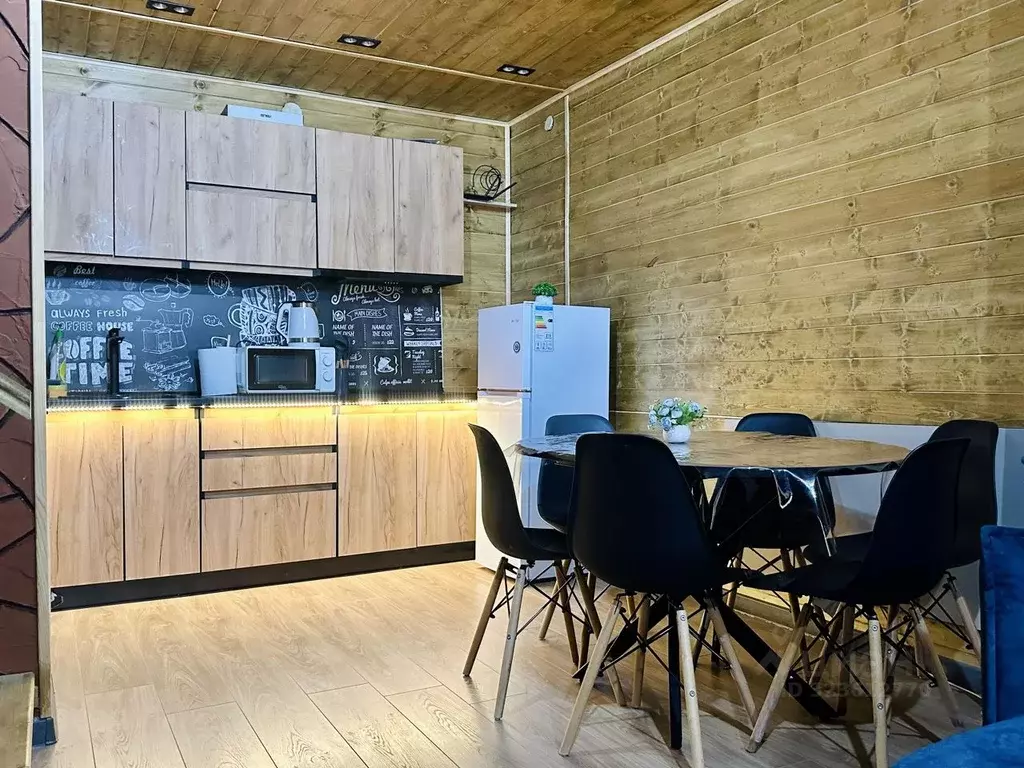 Дом в Карачаево-Черкесия, Зеленчукский район, с. Архыз 53/19 (78 м) - Фото 2