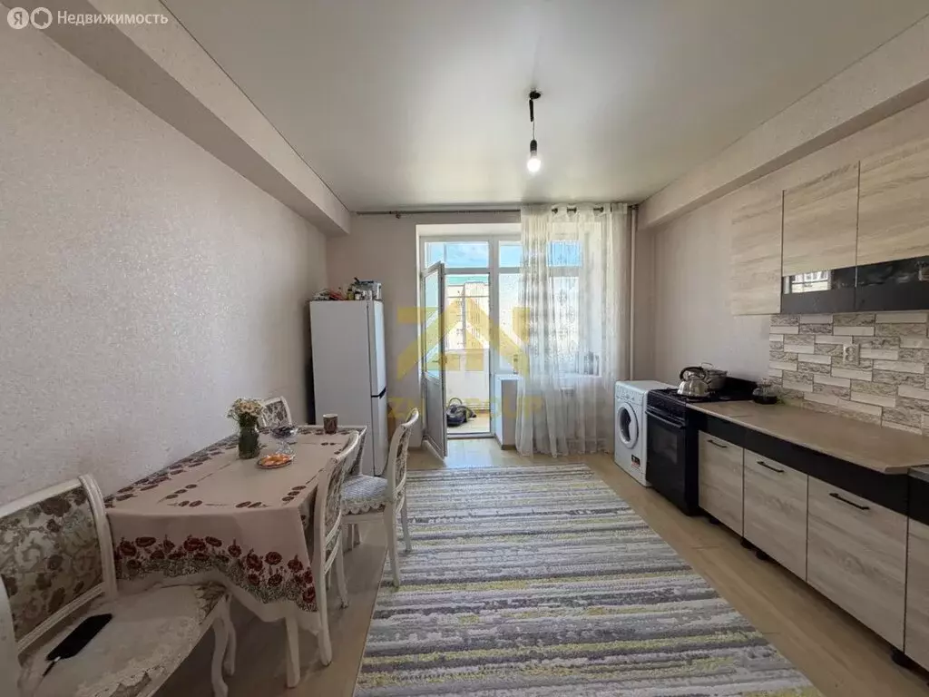 2-комнатная квартира: Каспийск, улица Ильяшенко, 7А (65.2 м) - Фото 0