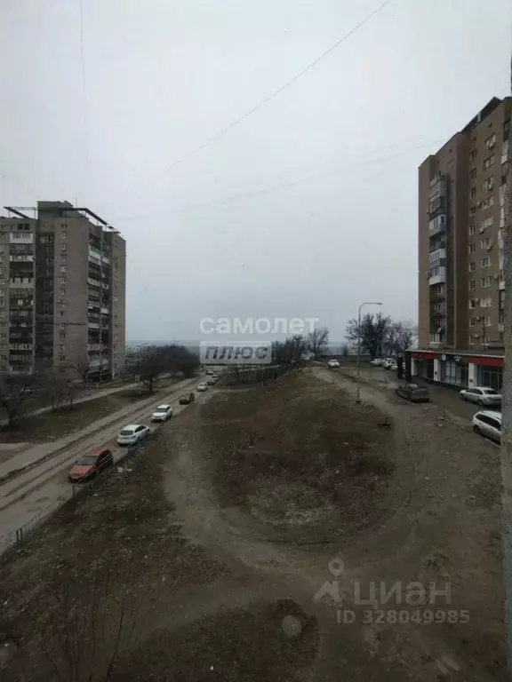 3-к кв. Волгоградская область, Волгоград ул. Батова, 10 (42.6 м) - Фото 1