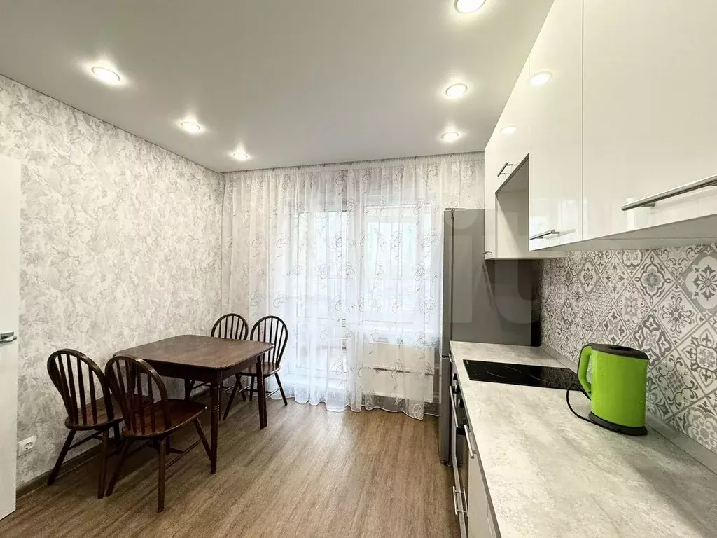 2-к. квартира, 60 м, 2/9 эт. - Фото 0