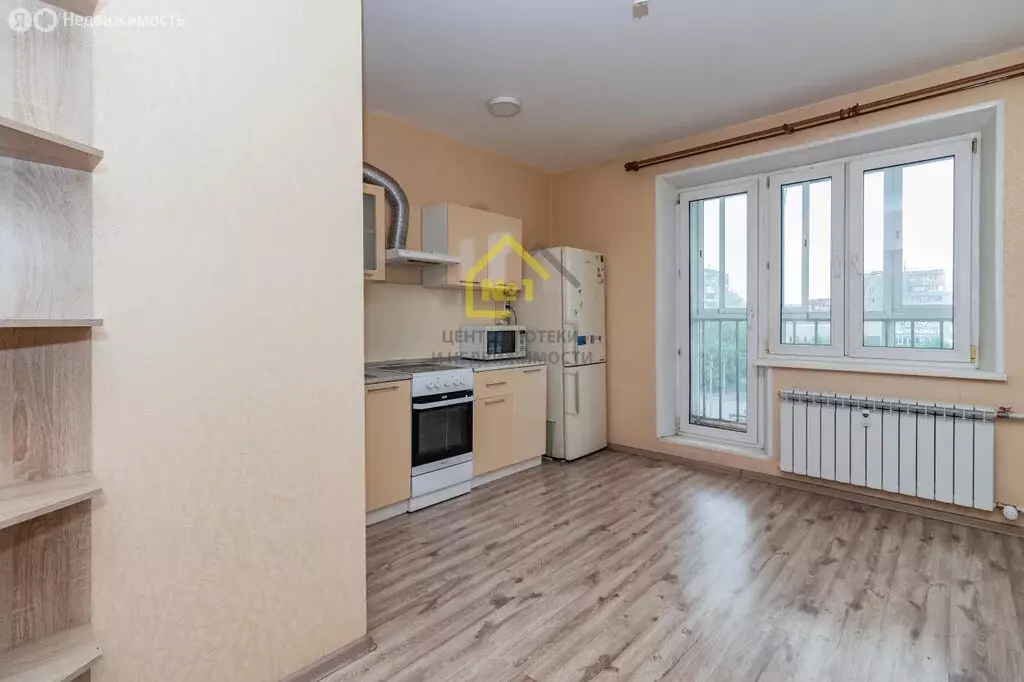 Квартира-студия: Челябинск, улица Молодогвардейцев, 74 (24 м) - Фото 1