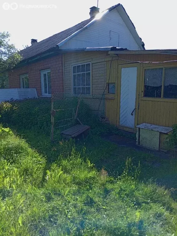 Дом в Псковская область, городское поселение Гдов, деревня Хохлово ... - Фото 0