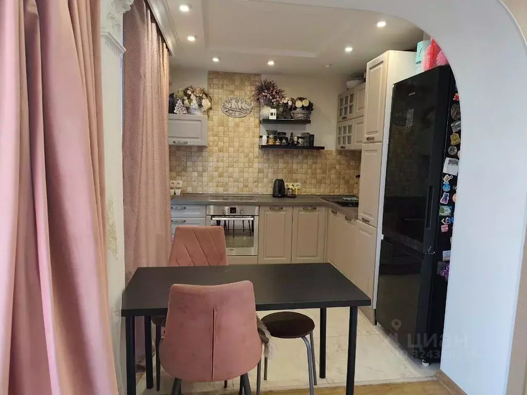 2-к кв. Волгоградская область, Волгоград ул. 8-й Воздушной Армии, 10а ... - Фото 2