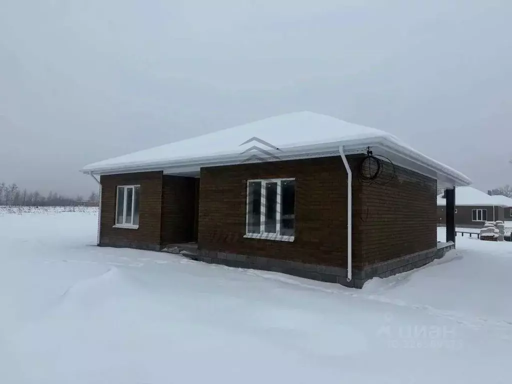 Коттедж в Белгородская область, Старооскольский городской округ, с. ... - Фото 1