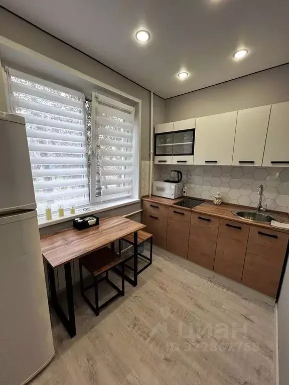 2-к кв. Тюменская область, Тобольск 6-й мкр, 15 (45.0 м) - Фото 1