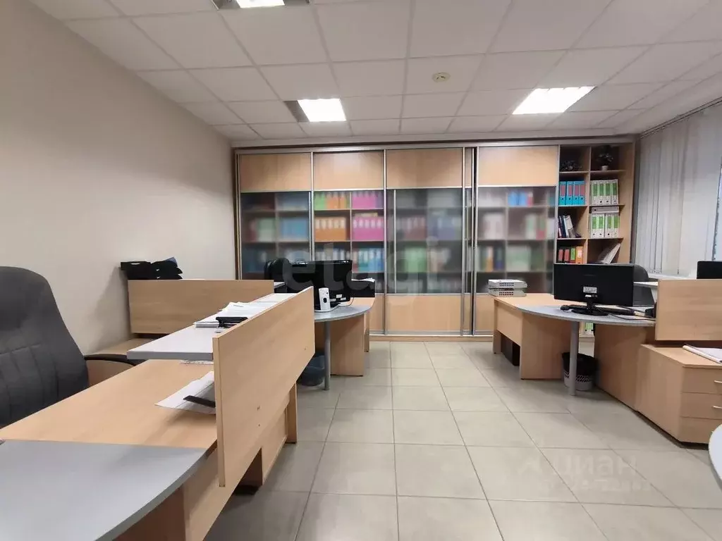 Помещение свободного назначения в Тюменская область, Тюмень ул. 30 лет ... - Фото 1