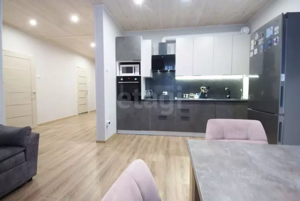 Дом в Псковская область, Псковский район, Логозовская волость, д. ... - Фото 1