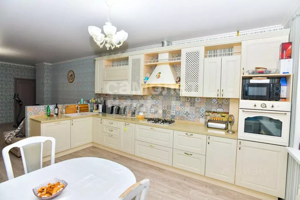 3-к кв. Самарская область, Сызрань ул. 20-я Линия, 2 (142.0 м) - Фото 1