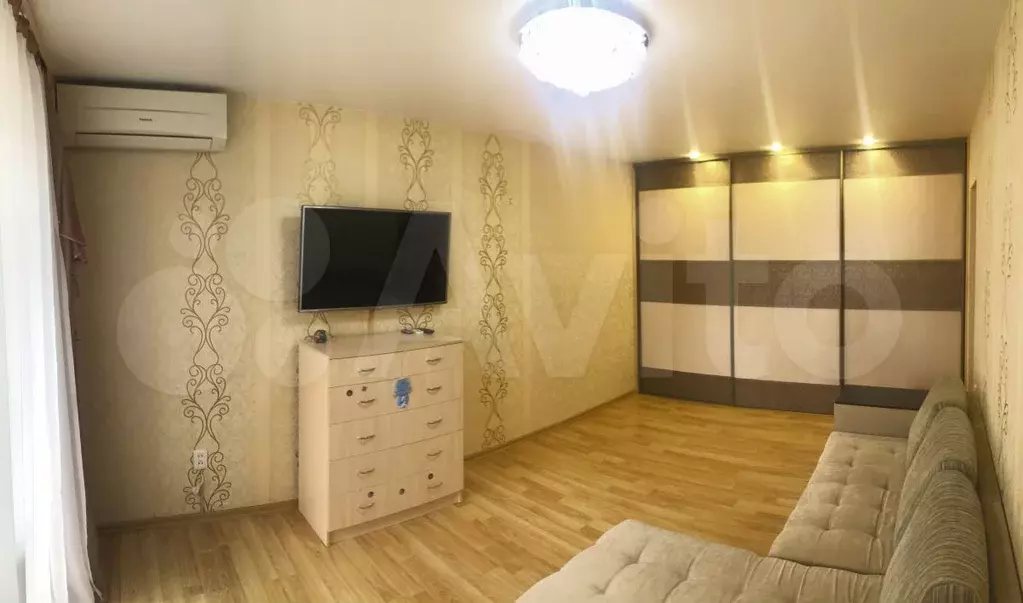 2-к. квартира, 60м, 2/10эт. - Фото 1