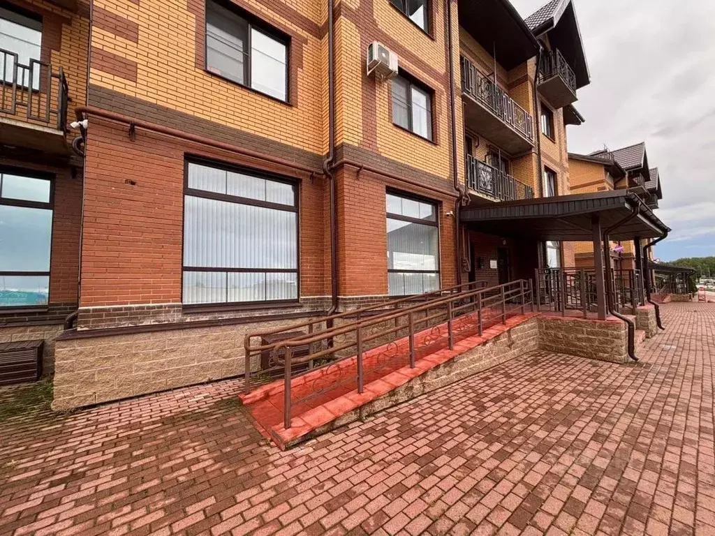 Помещение свободного назначения в Новгородская область, Великий ... - Фото 1