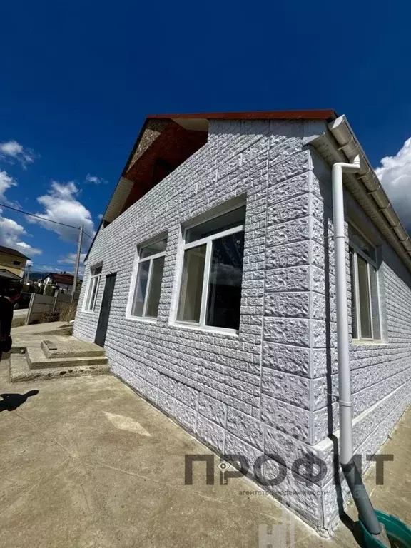 Дом в Крым, Алушта муниципальный округ, с. Лучистое пер. Волшебный ... - Фото 1