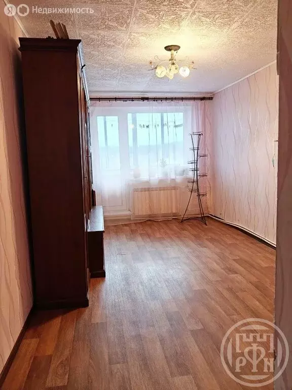 3-комнатная квартира: посёлок Починок, улица Леншоссе, 27 (74.4 м) - Фото 1