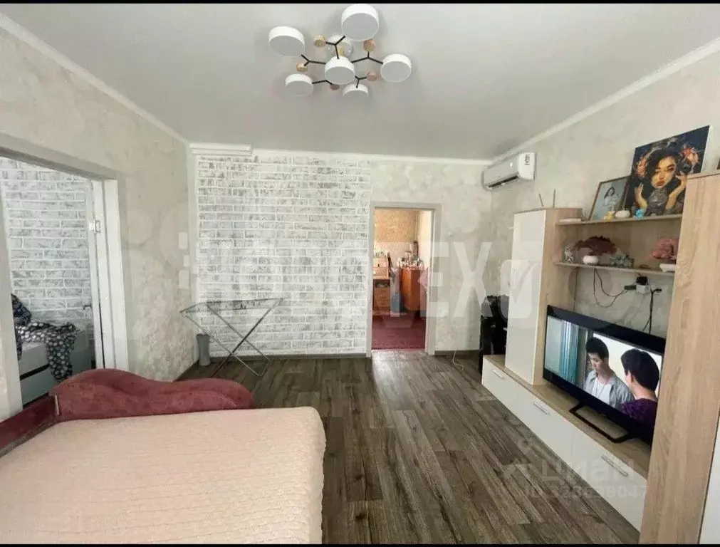 Дом в Краснодарский край, Гулькевичское городское поселение, с. ... - Фото 1