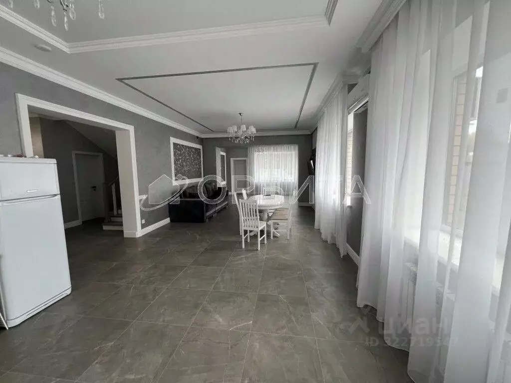 Дом в Тюменская область, Тюмень Три Сосны мкр, ул. Липовая, 7 (280 м) - Фото 1