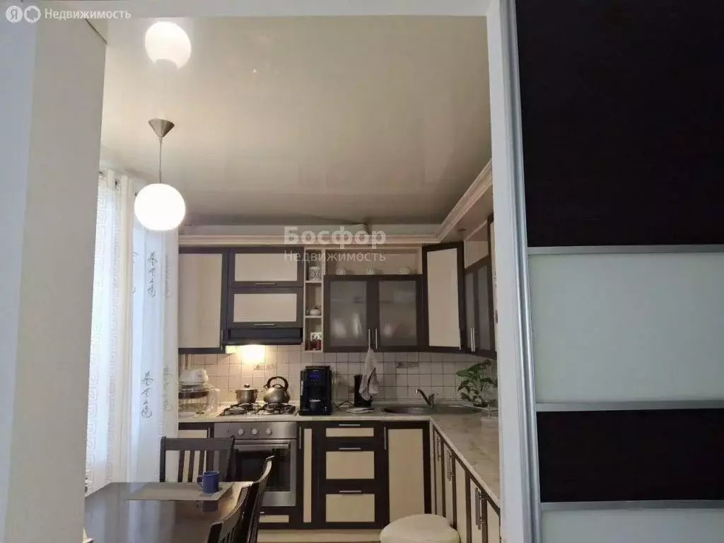 3-комнатная квартира: Феодосия, Морская улица, 5 (70 м) - Фото 1