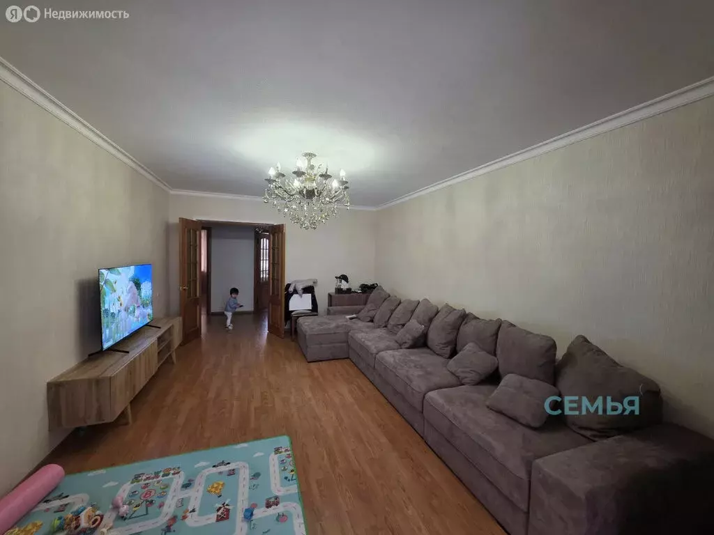 3-комнатная квартира: Владикавказ, улица Братьев Темировых, 68/1 (74 ... - Фото 2