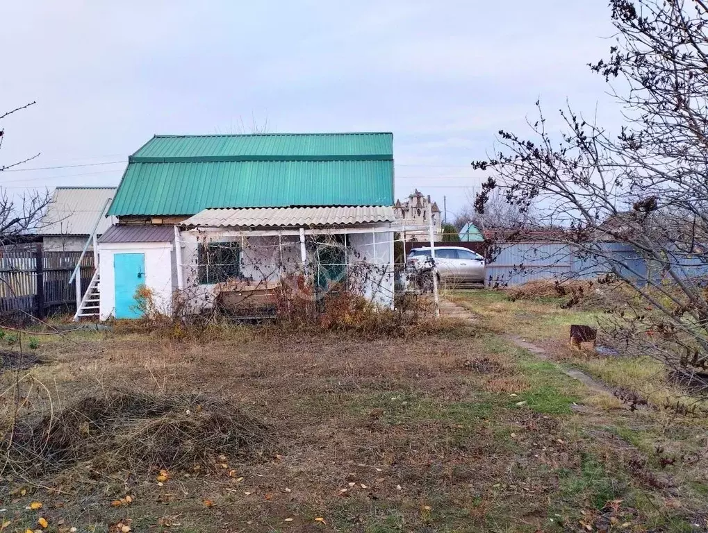 Дом в Волгоградская область, Волжский Лилия СНТ, ул. Виноградная (50 ... - Фото 1