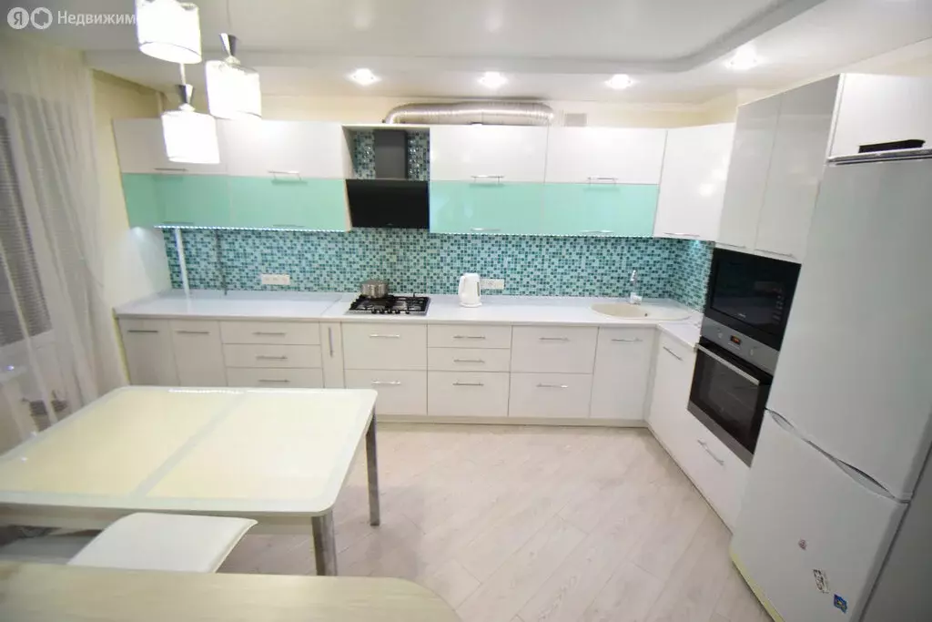 2-комнатная квартира: Туймазы, улица Чапаева, 61В (65 м) - Фото 0