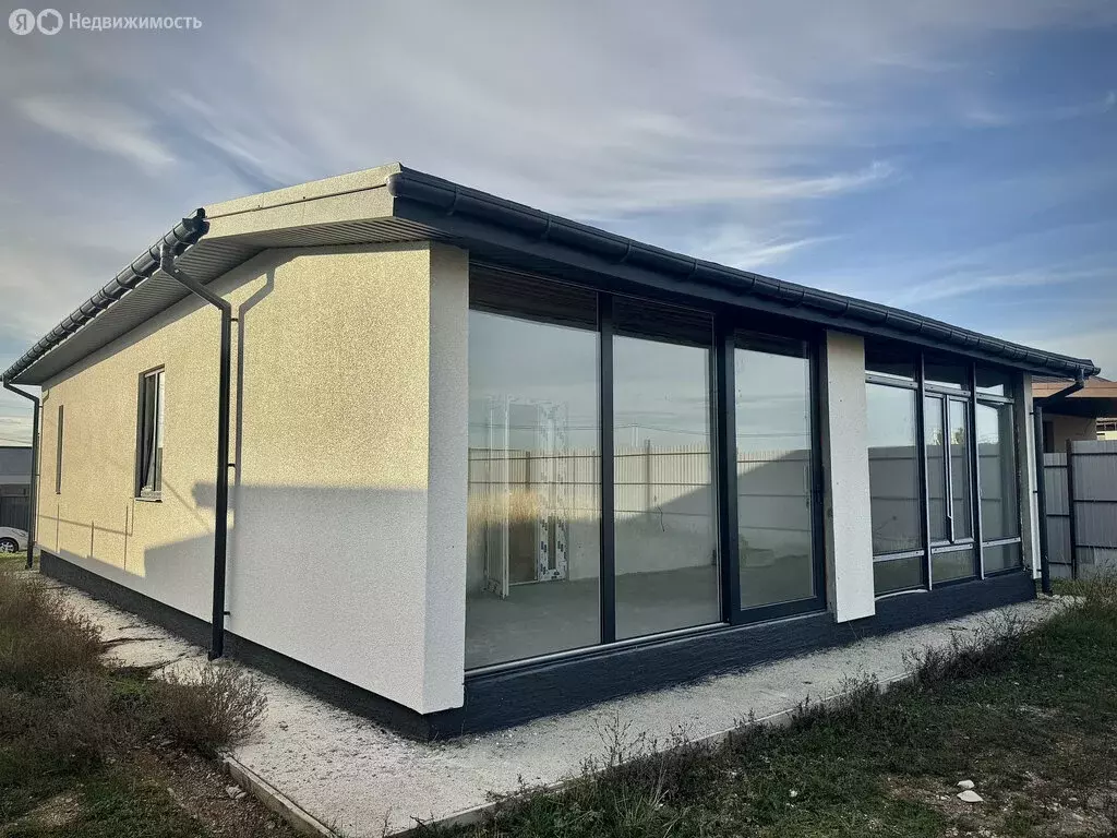 Дом в Симферопольский район, село Мирное (135 м) - Фото 2