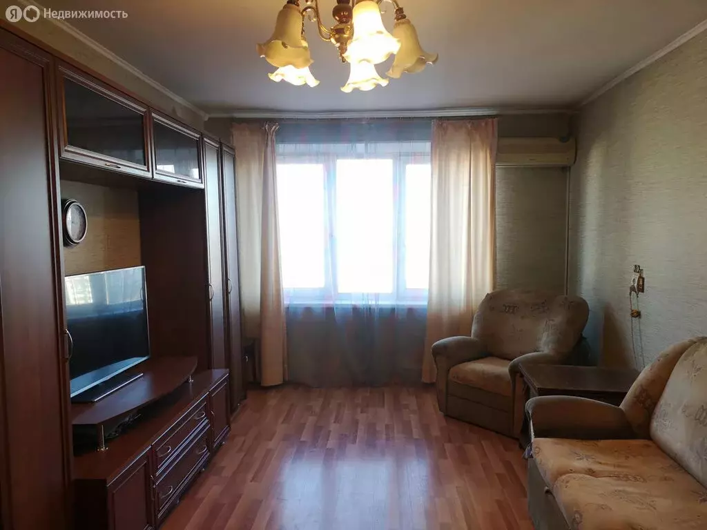 3-комнатная квартира: Челябинск, улица Калинина, 13 (63 м) - Фото 0