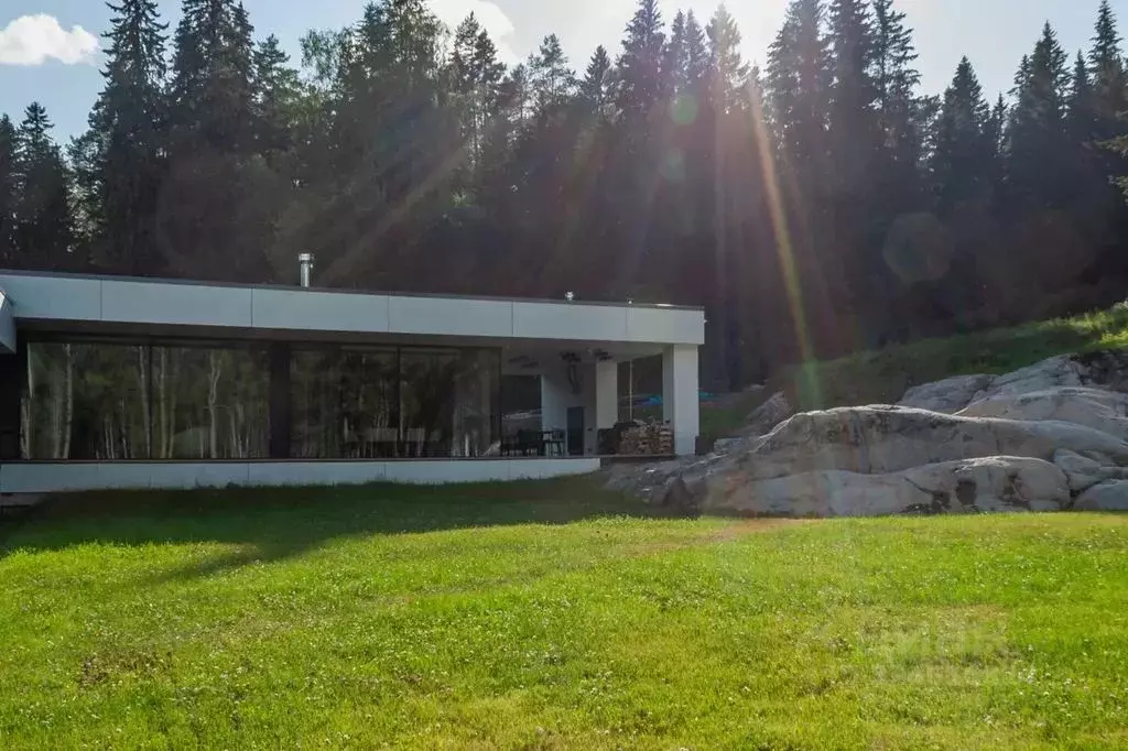 Дом в Карелия, Сортавальский муниципальный округ, пос. Кирьявалахти 32 ... - Фото 1