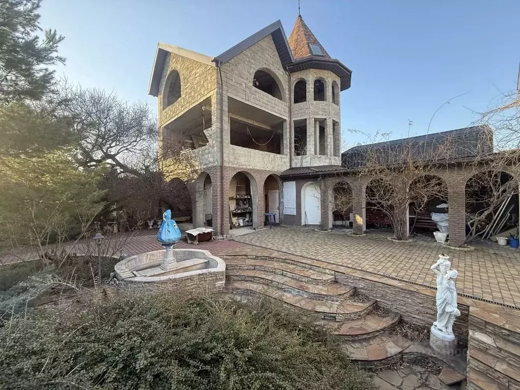Дом в Крым, Симферополь ул. Титова (200 м) - Фото 1