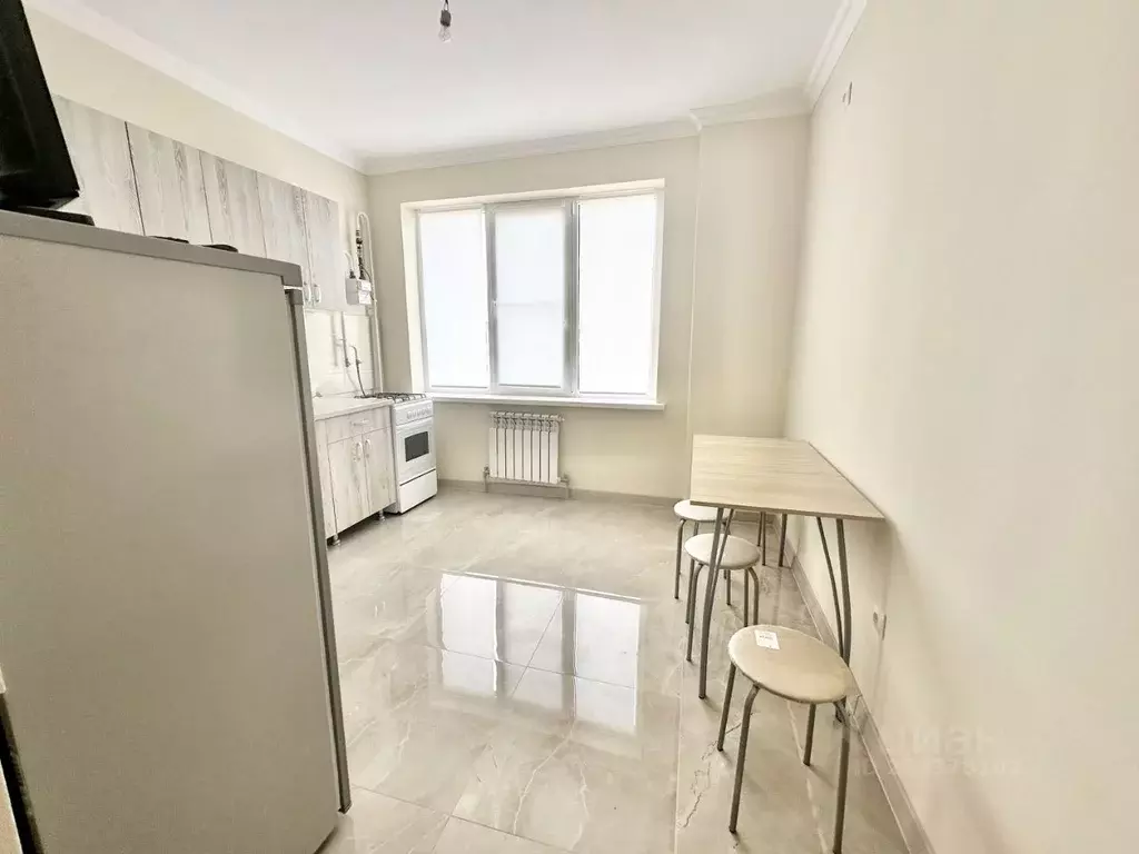 2-к кв. Адыгея, Тахтамукайский район, Яблоновский пгт ул. Тургеневское ... - Фото 2