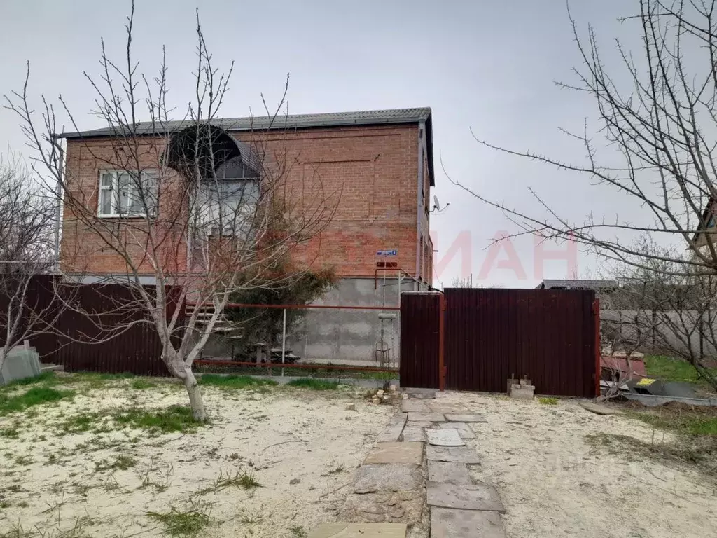 Дом в Ростовская область, Новочеркасск Новочеркасская ул., 8 (269 м) - Фото 0