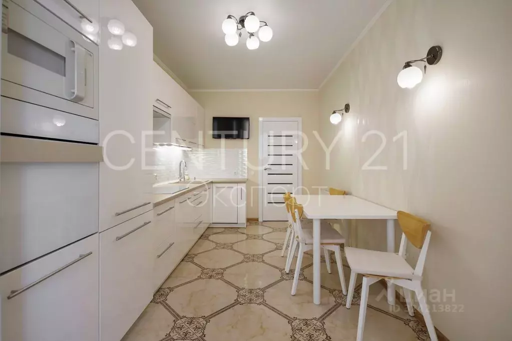 2-к кв. Калининградская область, Калининград Осенняя ул., 4 (69.7 м) - Фото 1