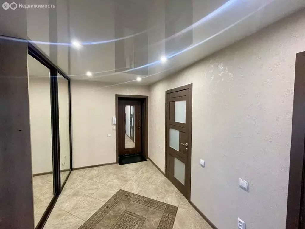2-комнатная квартира: Чебоксары, улица А.В. Асламаса, 12 (67 м) - Фото 0