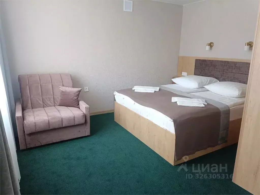 Комната Псковская область, Псков Пароменская ул., 4 - Фото 1