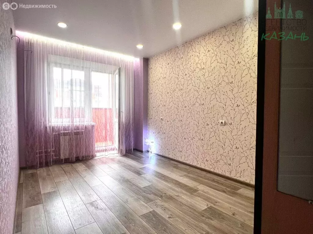 3-комнатная квартира: Казань, улица Тыныч, 1 (79.2 м) - Фото 1