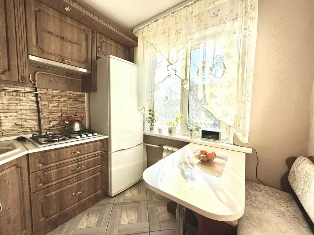 3-к кв. Челябинская область, Челябинск ул. Островского, 23А (56.0 м) - Фото 2