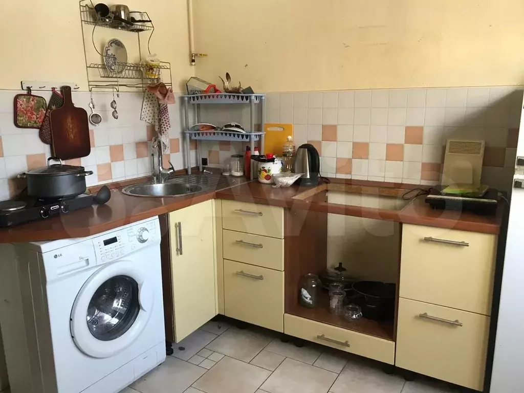 Комната 18 м в 3-к., 2/5 эт. - Фото 1