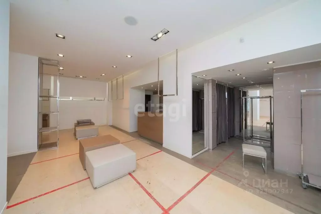 Торговая площадь в Пермский край, Пермь Сибирская ул., 7А (121 м) - Фото 2