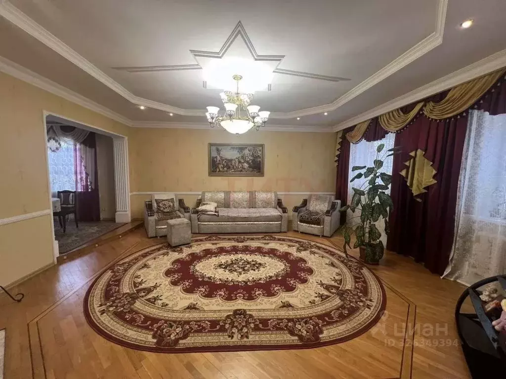 Коттедж в Белгородская область, Старый Оскол ул. Хмелева (180 м) - Фото 1