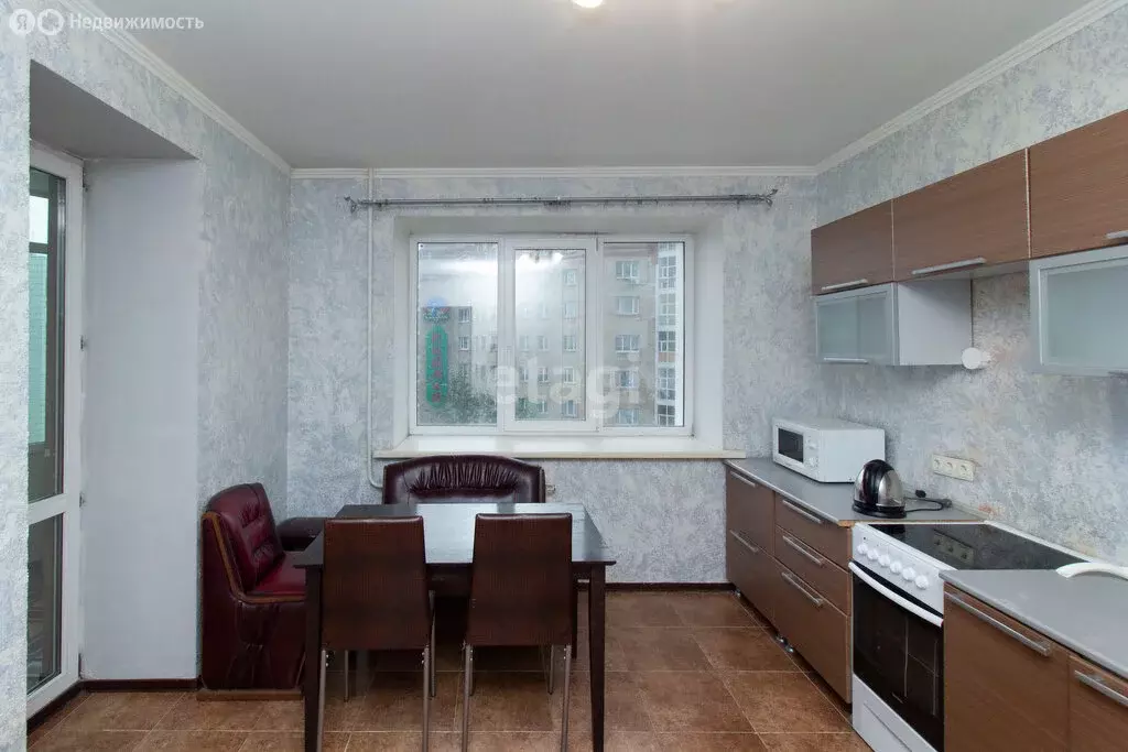 2-комнатная квартира: Тюмень, улица Малыгина, 4 (76.1 м) - Фото 1
