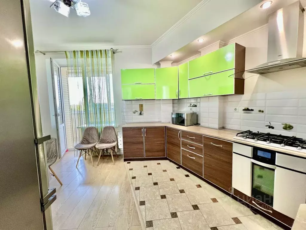 2-к кв. Брянская область, Брянск ул. Ромашина, 39 (68.0 м) - Фото 1